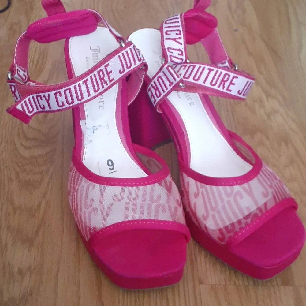 Juicy Couture hot pink platform heel size 9 EUC
